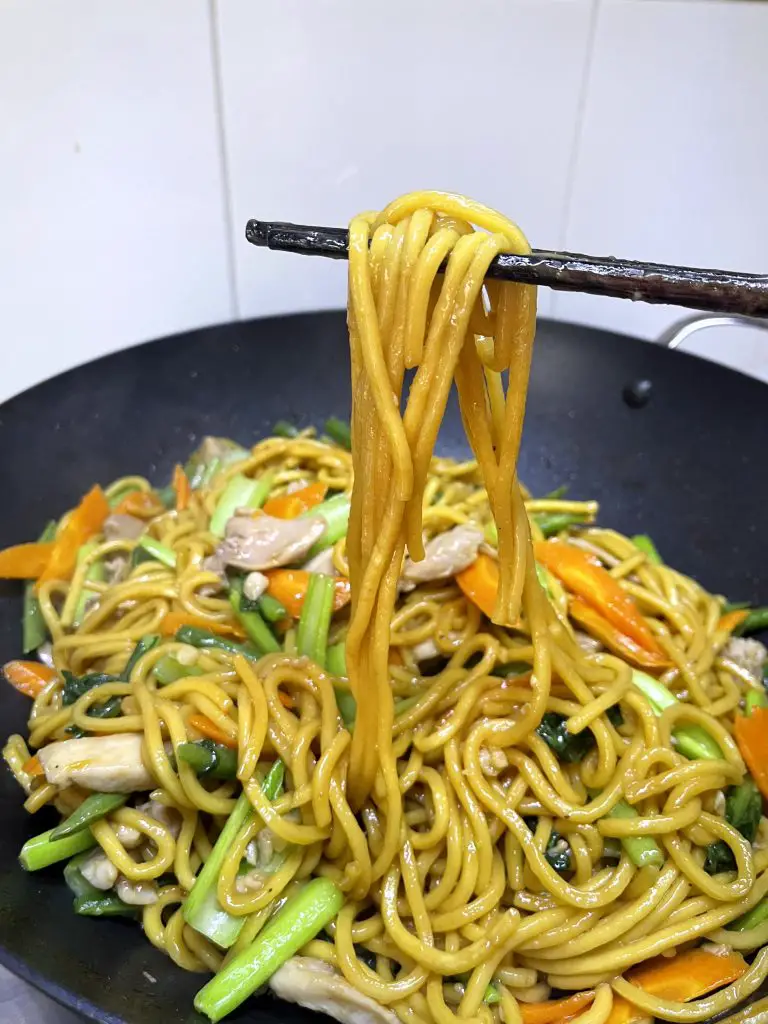 hokkien sitr-fry noodles